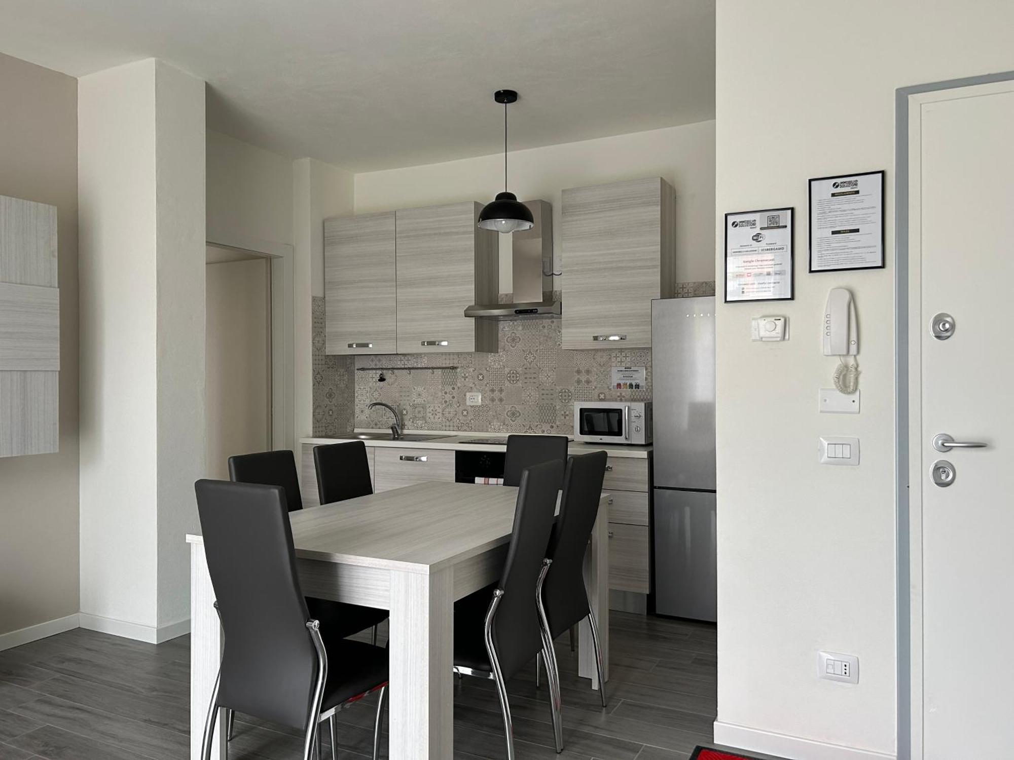 Апартаменты Treviolo - Immobili E Soluzioni Rent Экстерьер фото