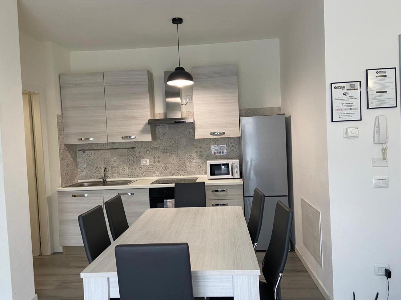 Апартаменты Treviolo - Immobili E Soluzioni Rent Экстерьер фото